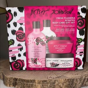 Betsey Johnson Fresh Plumeria Scented Body Care Gift Set - Pink